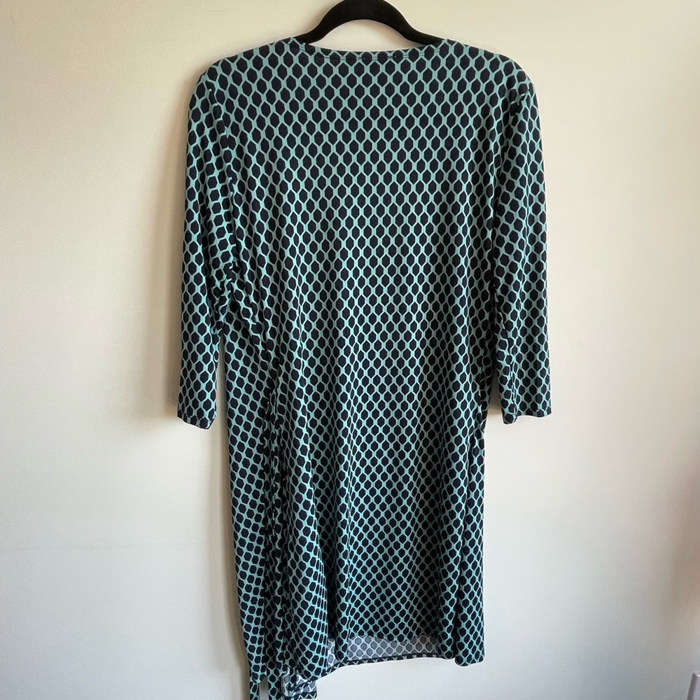 Wrap Dress geometric pattern. - Picture 5 of 6